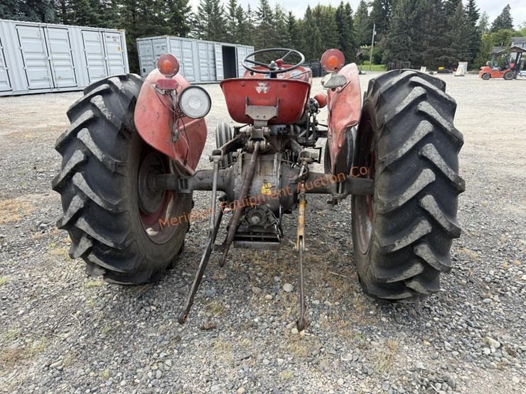 massey-ferguson-135-image-33