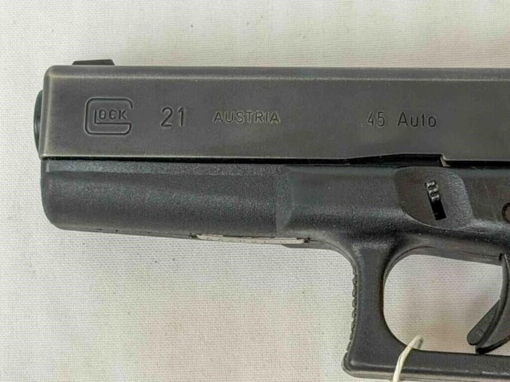 glock-model-21-45acp-pistol-image-2