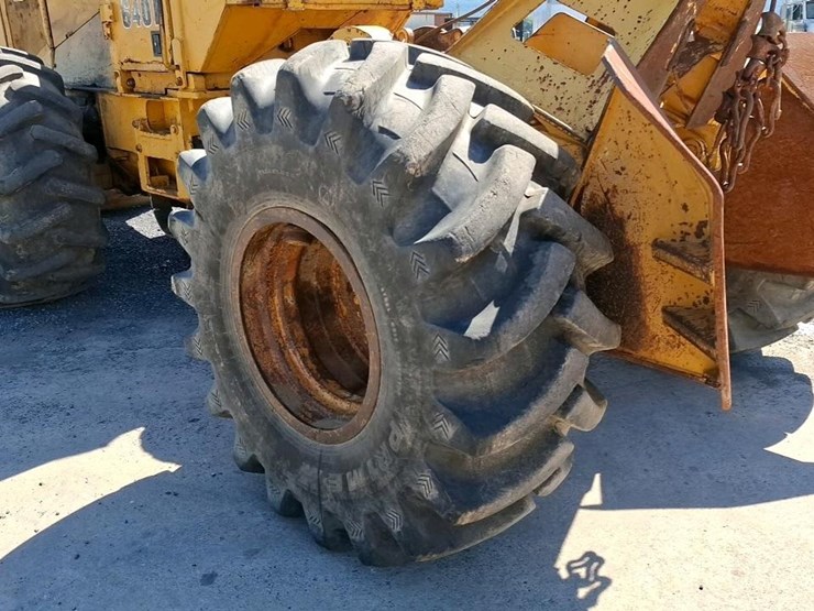 1993-deere-640e-image-34