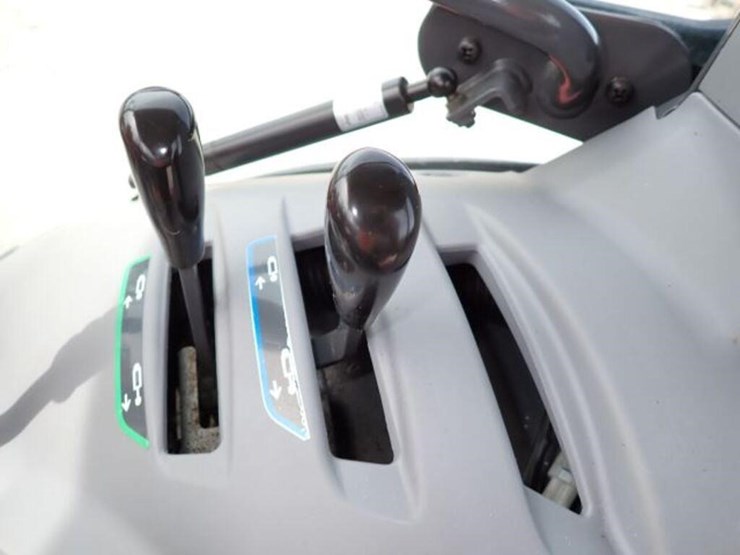 2021-kubota-m4-071-image-21