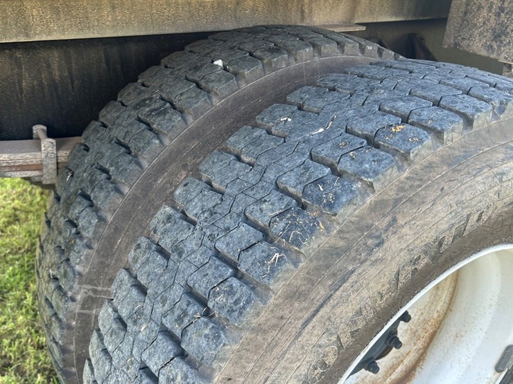 2004-ford-f750-image-10