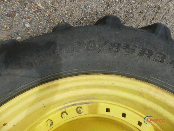 2013-john-deere-8285r-image-11