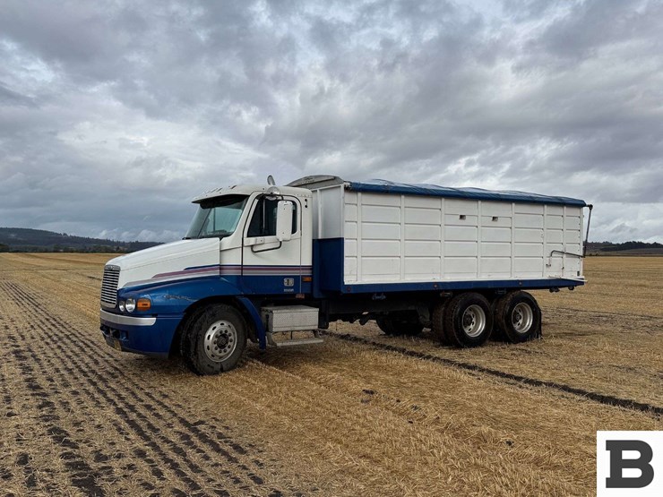 1997-freightliner-fl80-image-1