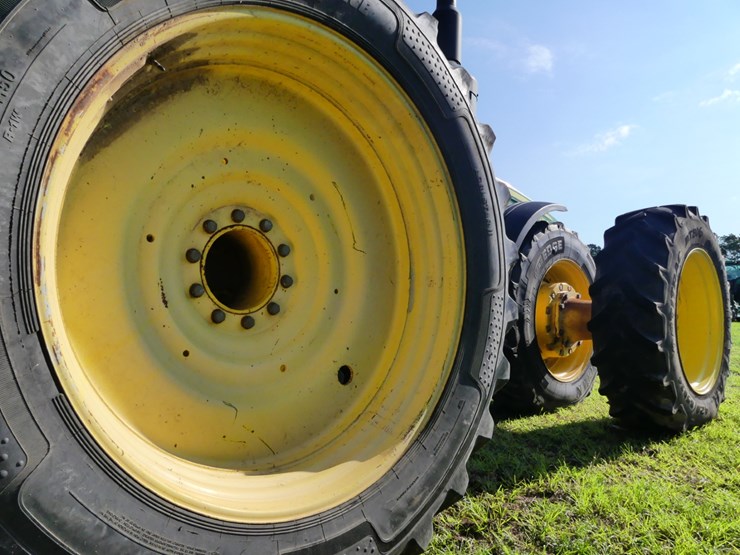 2014-john-deere-8370r-image-10