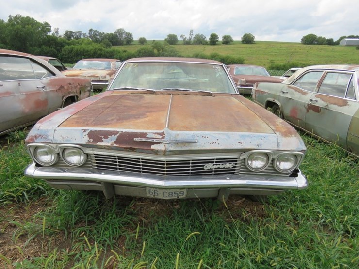 1965-chevrolet-caprice-4dr-ht-image-2