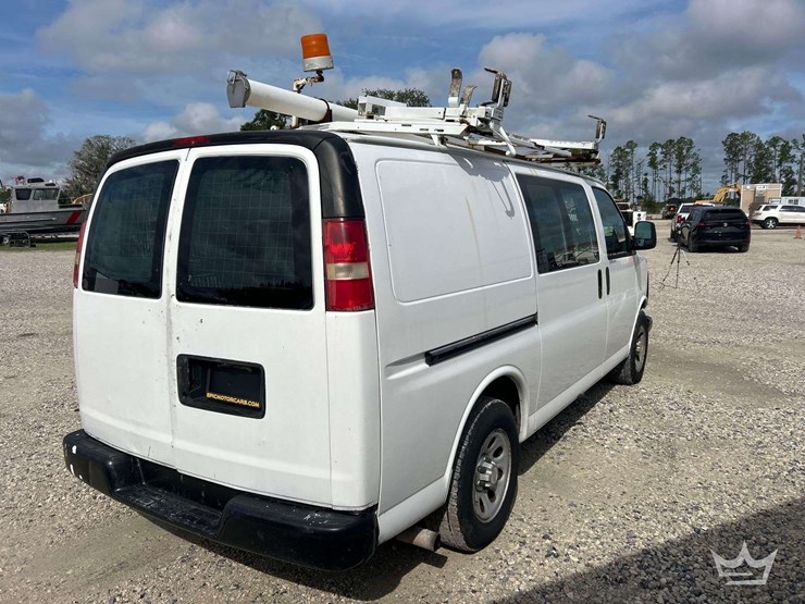 2012-chevrolet-express-1500-image-3