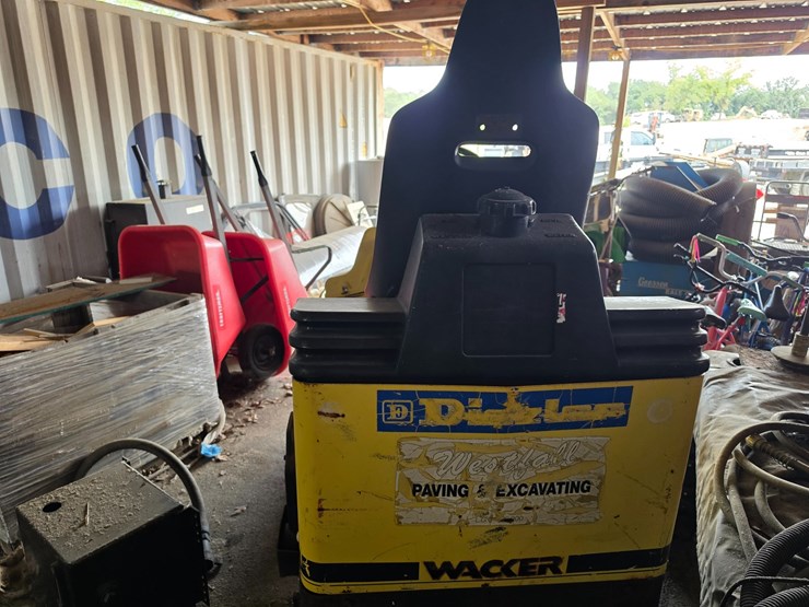 #25518-•-wacker-vibratory-compactor-image-5