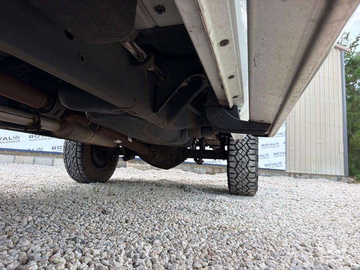2015-dodge-3500-image-29