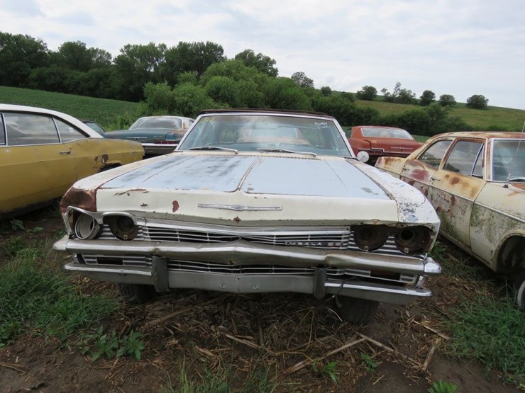 1965-chevrolet-impala-ss-2dr-ht-image-2