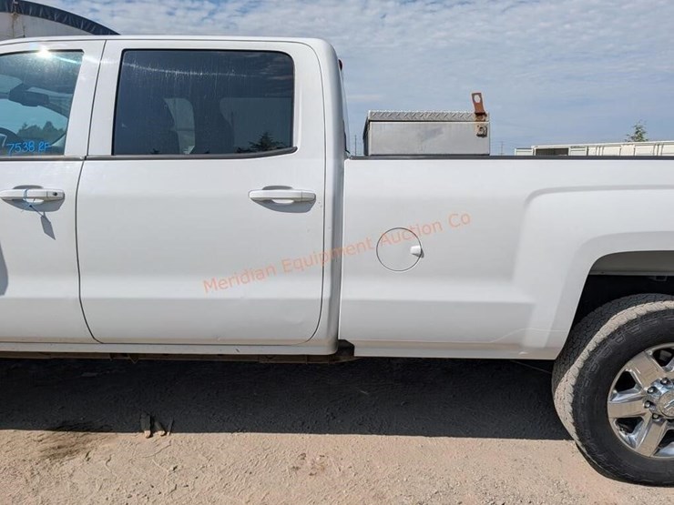 2017-chevrolet-silverado-3500-image-41