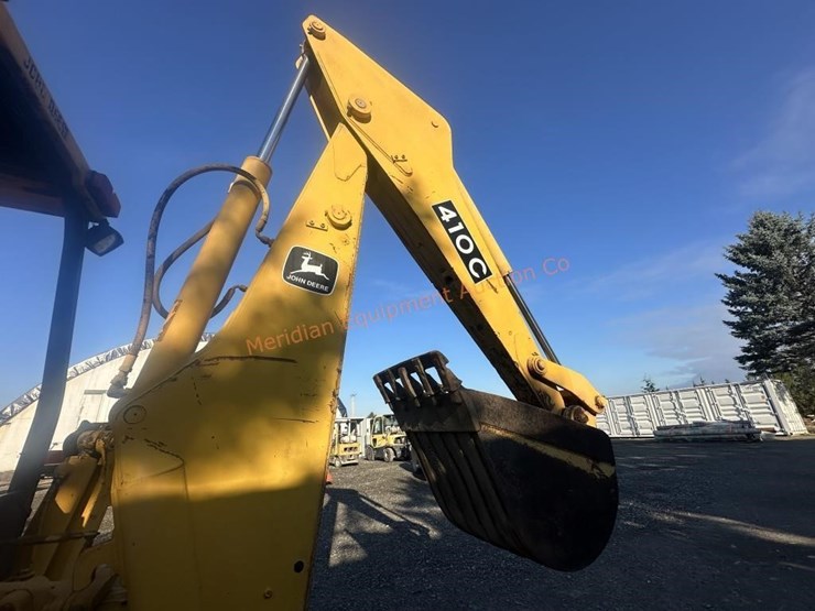 deere-410c-image-23