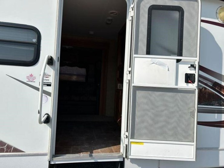 2010-keystone-laredo-28rbs-t/a-travel-trailer-4ydt-image-44
