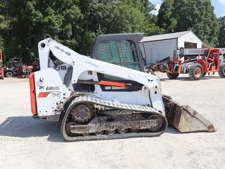 2017-bobcat-t740-image-5