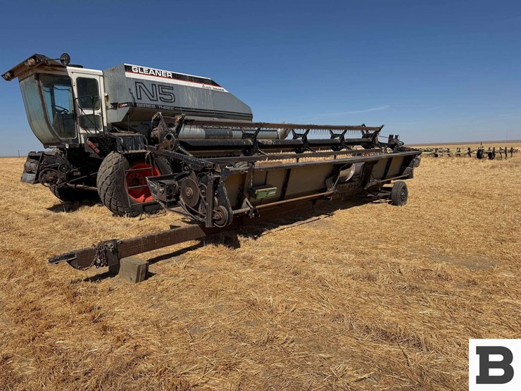 1981-allis-chalmers-gleaner-n-series-header-image-1