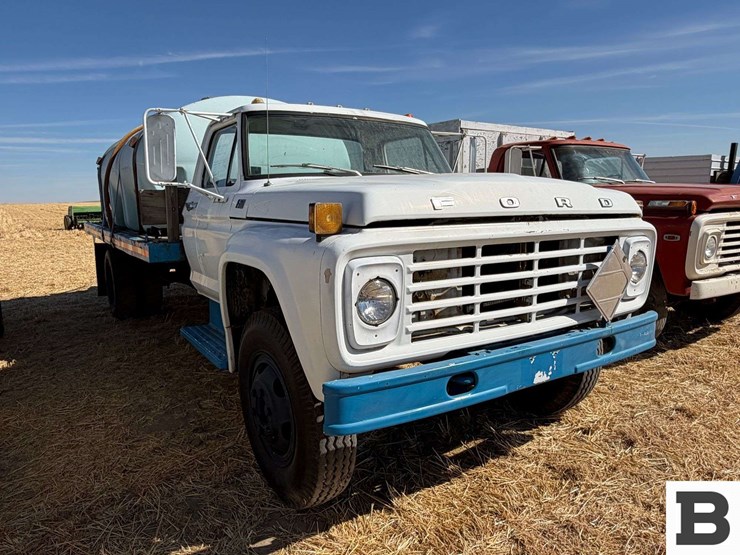 1976-ford-f750-image-5