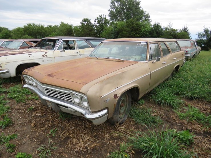 1966-chevrolet-belair-4dr-wagon-image-1