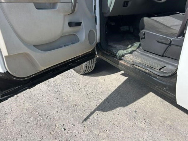 2014-gmc-sierra-3500-image-26