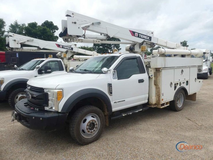 2017-ford-f550-image-14