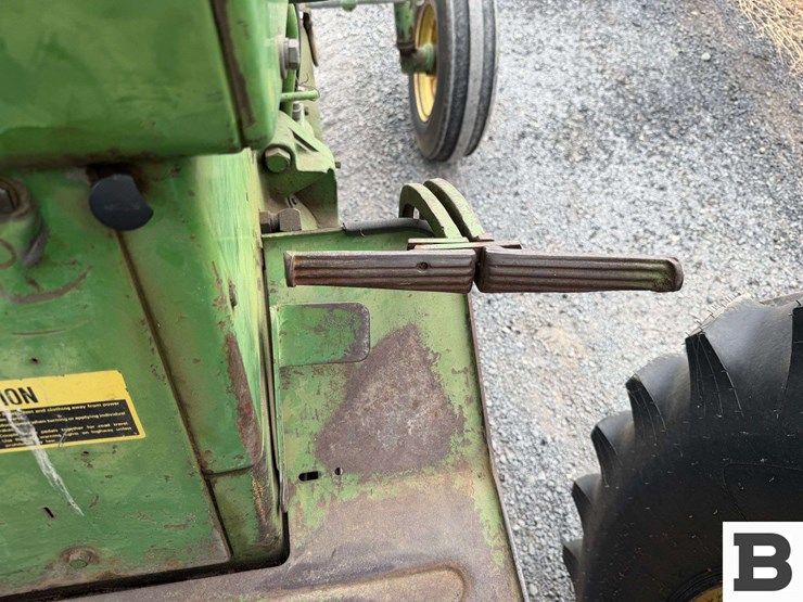 john-deere-3010-image-62
