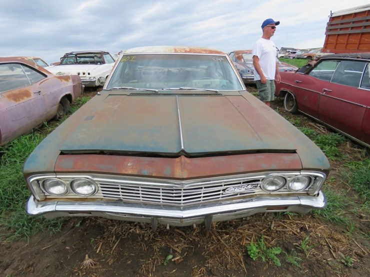 1966-chevrolet-impala-4dr-sedan-image-2