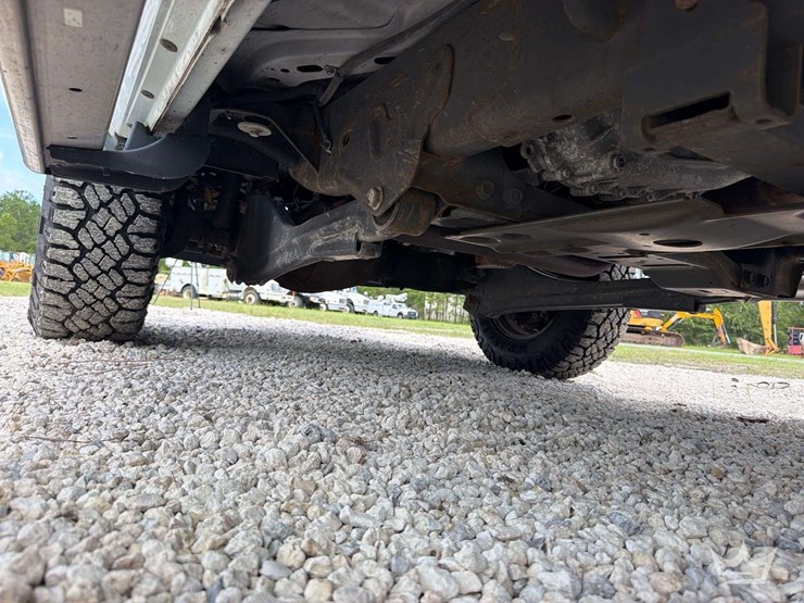 2015-dodge-3500-image-28