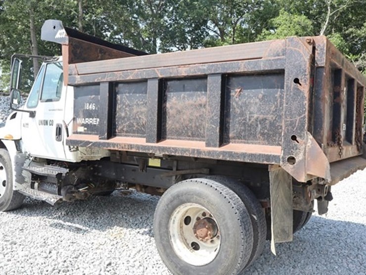 2005-international-durastar-4300-image-3