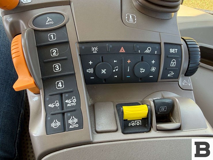 2016-john-deere-6155r-image-77