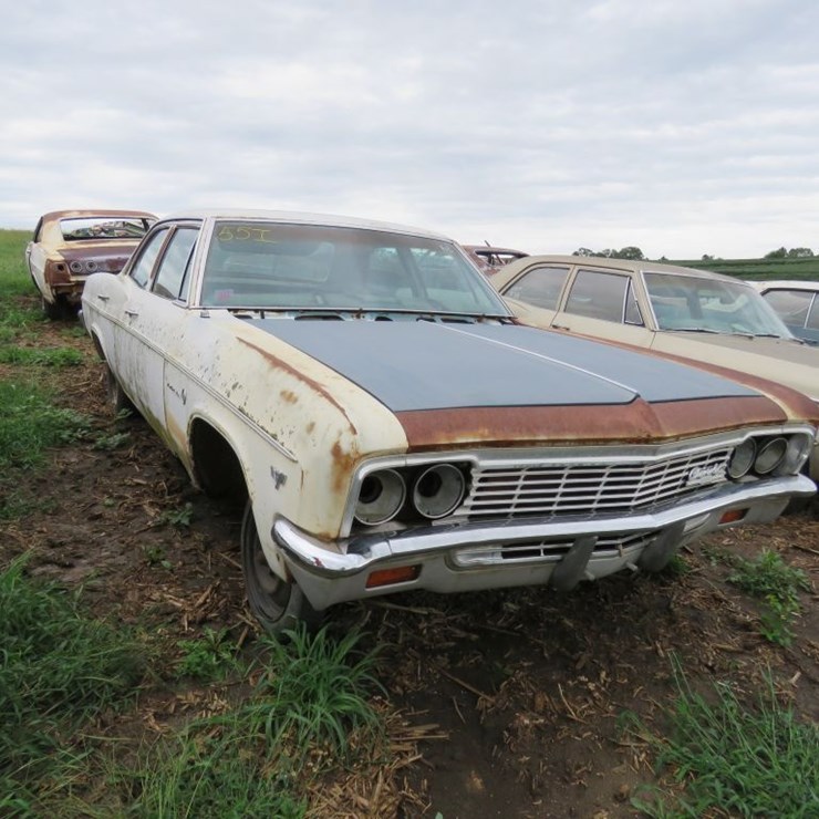 1966 Chevrolet Impala 4dr Sedan