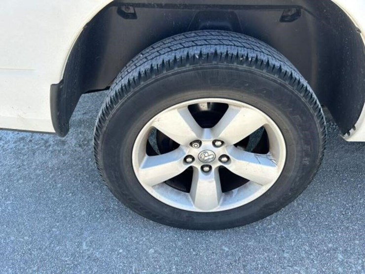 2019-ram-1500-slt-image-45