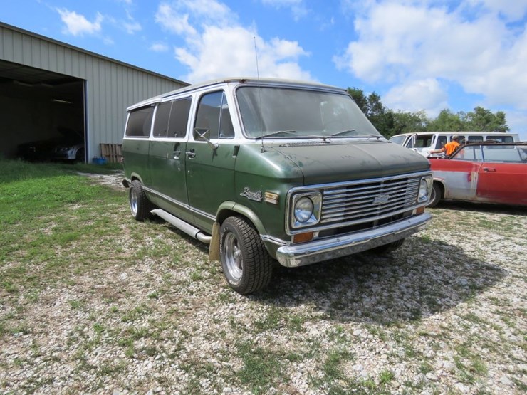 1972-chevrolet-beauville-sportvan-10-image-3
