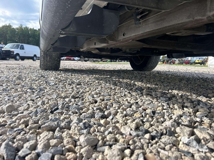 2018-chevrolet-silverado-1500-image-25