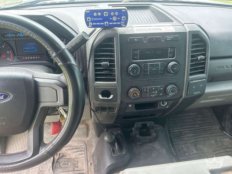 2017-ford-f550-image-15