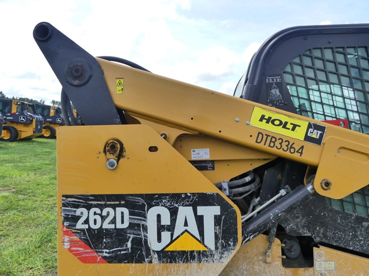 2015-caterpillar-262d-image-7