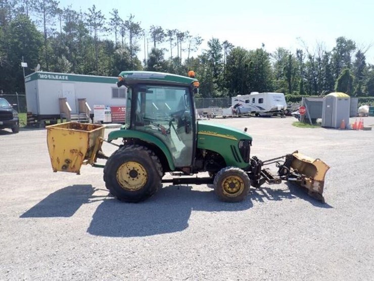 john-deere-3520-image-4