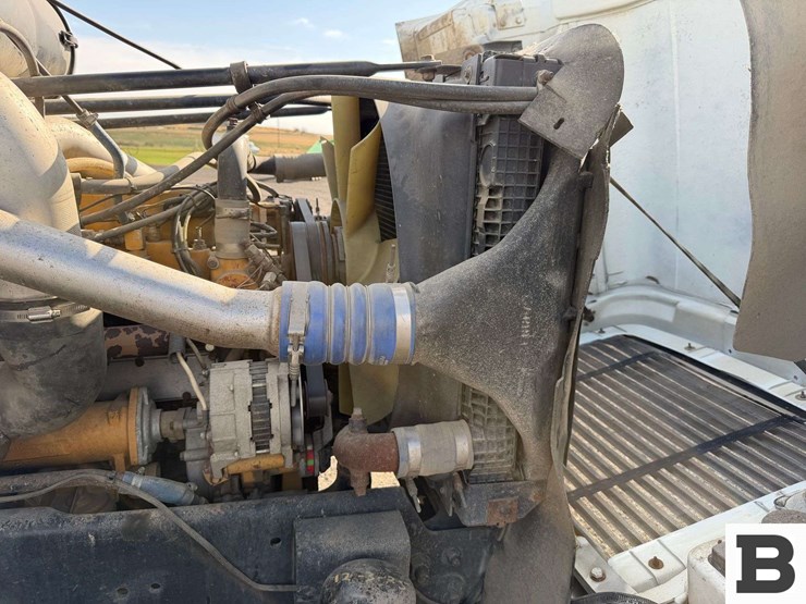 1996-freightliner-fld112-image-50