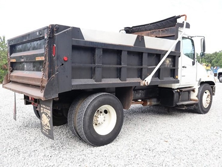 2005-hino-268-image-5