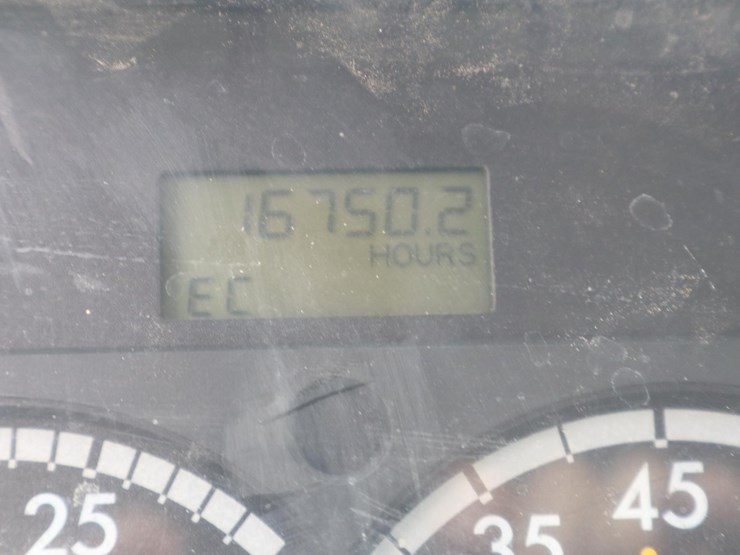 2001-freightliner-fl70-image-22