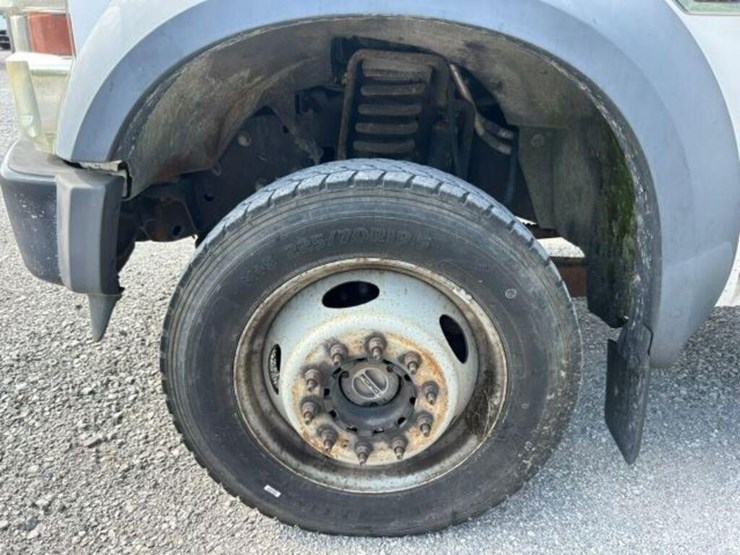 2008-ford-f550-image-61