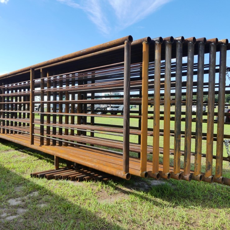 (10) 24' Free Standing Panels