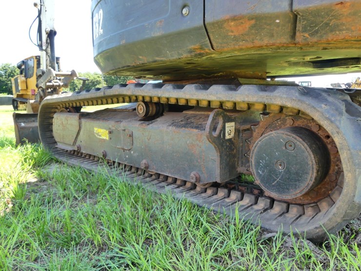 2011-bobcat-e32-image-5