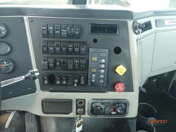 2017-western-star-4700sf-image-15
