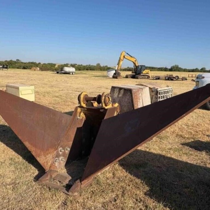 CAT - V Ditcher