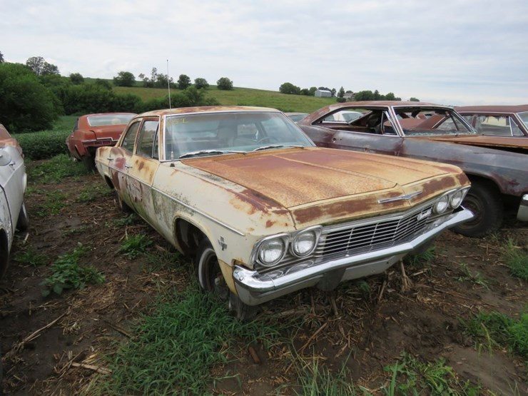 1965-chevrolet-biscayne-4dr-sedan-image-1