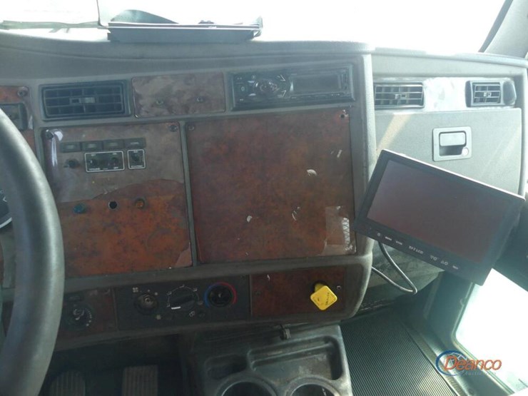 2007-kenworth-t300-image-18