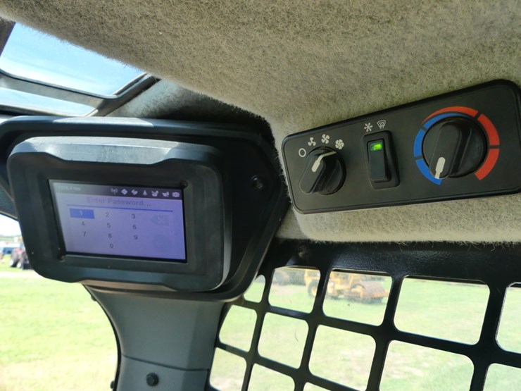 2023-bobcat-t770-image-19