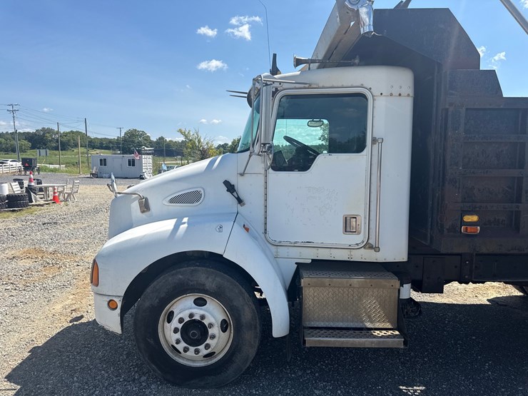 2000-kenworth-t300-image-10