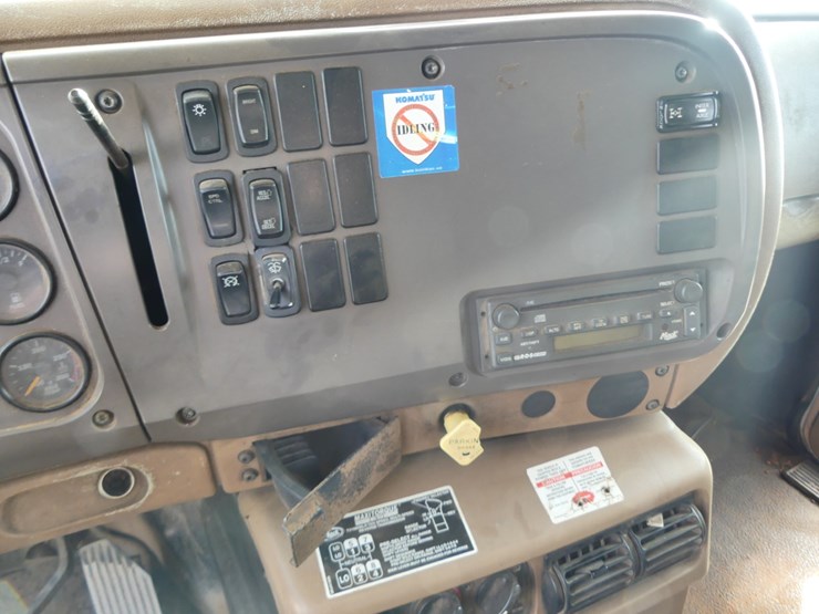 2007-mack-dump-truck-image-15