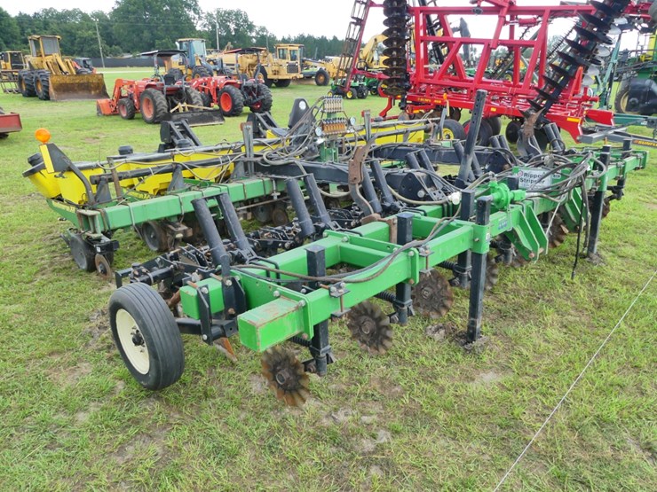 john-deere-1700-image-2