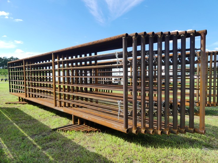 (10)-24'-free-standing-panels-image-1