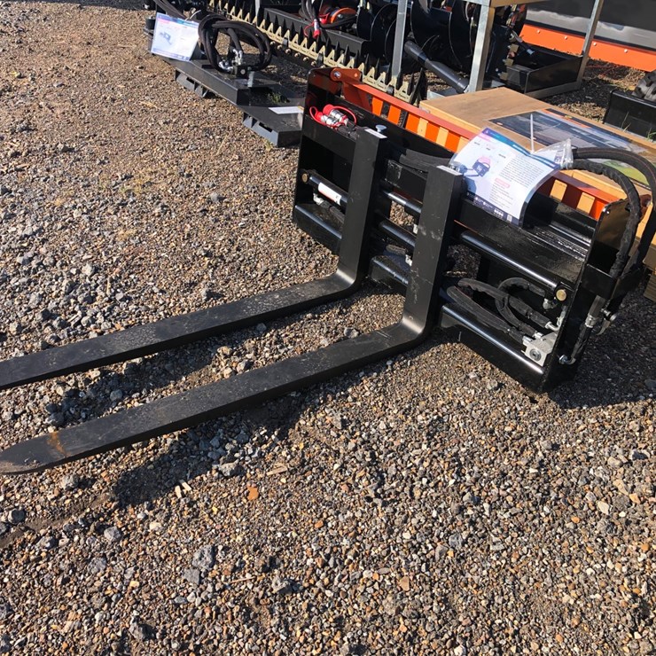 #24 • 48” HYDRAULIC PALLET FORKS